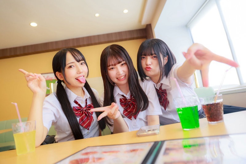 ゆみ＆おと＆まこ 3枚目